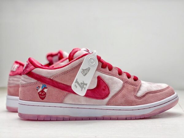 Nike SB Dunk Low StrangeLove Skateboards - Image 2