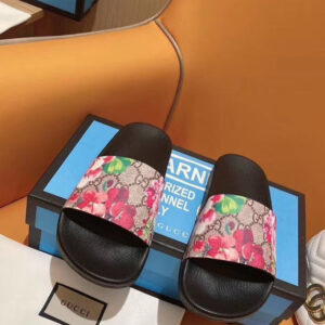 Gucci Unisex GG Blooms Supreme floral slide sandal Black