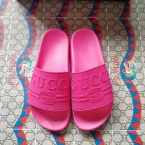Gucci Unisex Gucci logo rubber slide sandal Pink