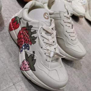 Gucci Unisex Rhyton Sneaker With Gucci Strawberry 576963 Cream