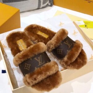 Louis Vuitton Women’s Lock It Flat Mule Coffee