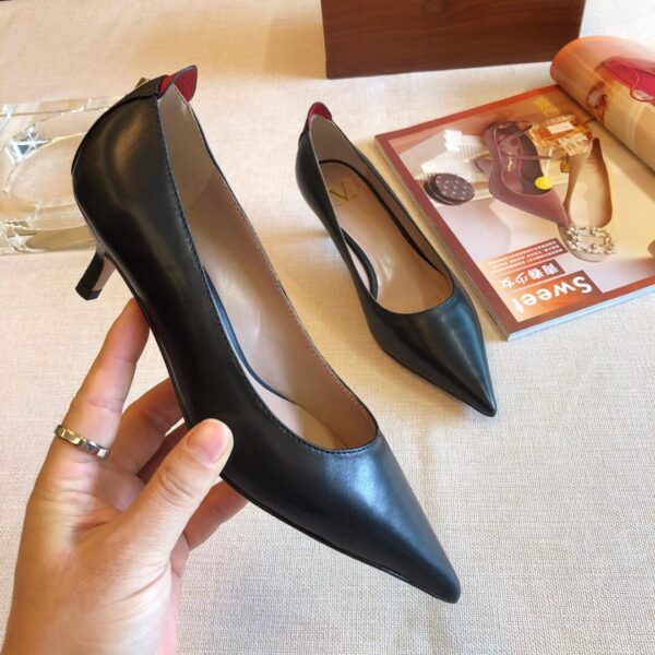 VALENTINO GARAVANI CALFSKIN PUMP 45 MM - Image 4