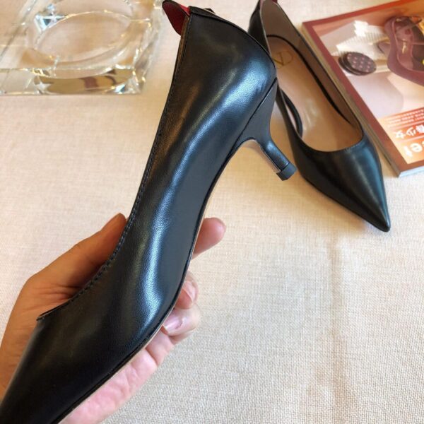 VALENTINO GARAVANI CALFSKIN PUMP 45 MM - Image 7